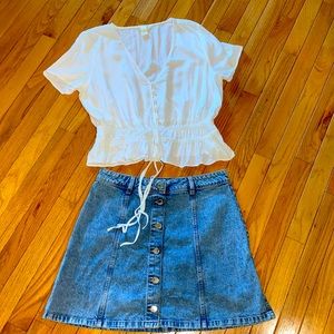 H&M White Short Sleeve V-Neck Button Blouse